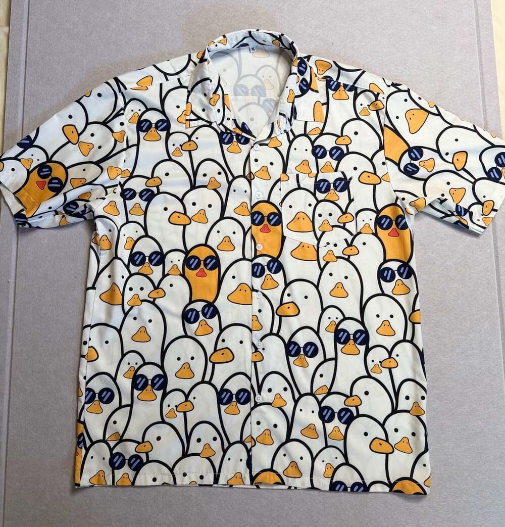 Men’s XL Duck Print Button Up Shirt White Yellow Sunglasses Novelty